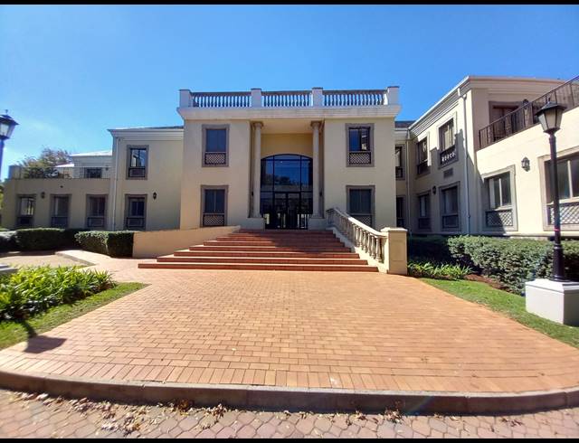 702M² OFFICE TO LET IN BRYANSTON